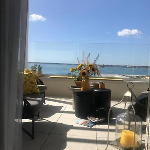 La Terrazza Sul Porto Couette-café